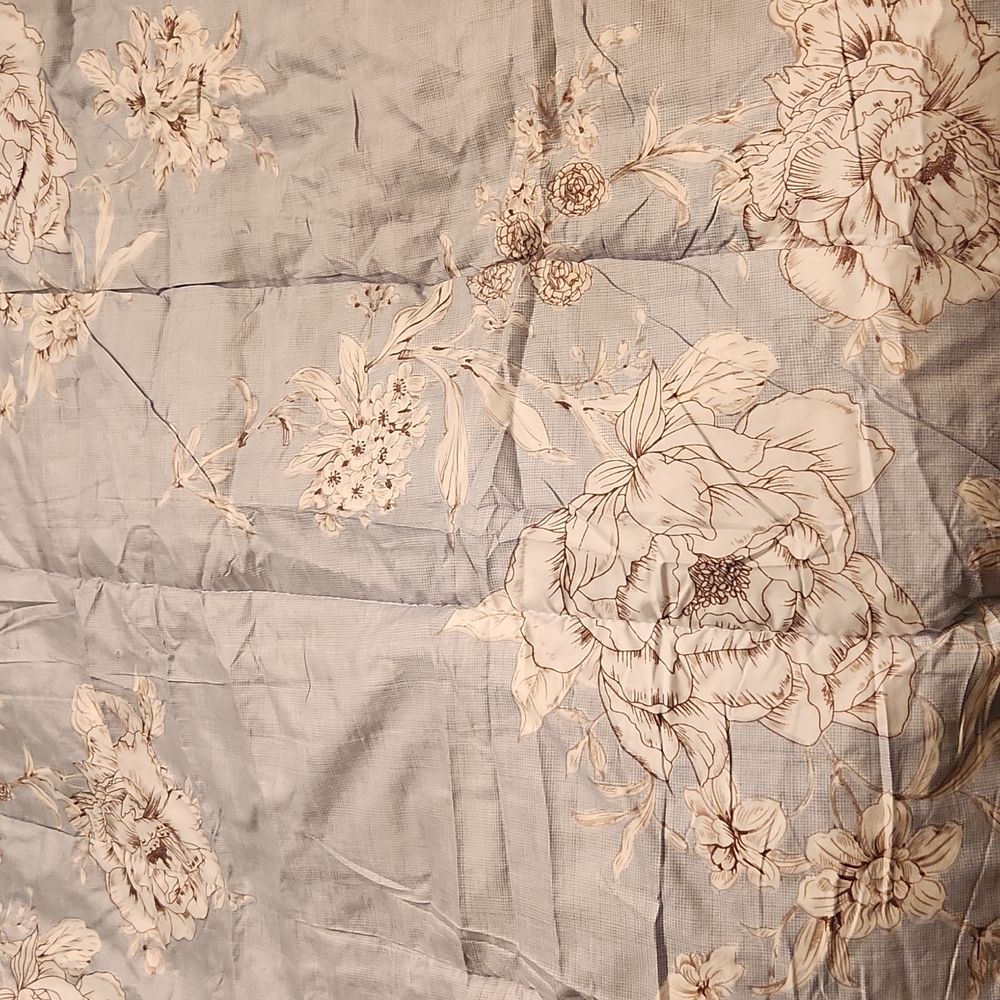 comforter - Picture 2 of 4